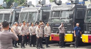 Kapolda Metro Periksa Kelayakan Kendaraan dan Senjata