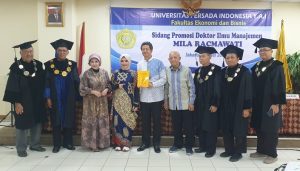 Mila Rosa Raih Gelar Doktor