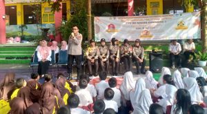 Polisi Kunjungi Sekolah-sekolah