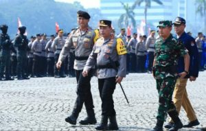 Kapolri Jenderal Pol Listyo Sigit Prabowo memimpin Apel Gelar Pasukan Operasi Mantap Brata 2023-2024