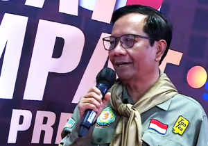Mahfud debat