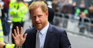 Pangeran Harry Jenguk Raja Charles