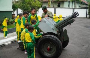Yon Armed 11 Magelang Terima Kunjungan TK Islam Terpadu Al Ma'ruf
