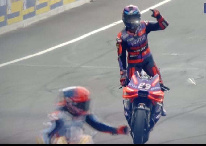 Jorge martin Saat Lakukan Victory Lap