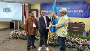 Kesit Budi Handoyo dan Theo Saat menangi Konferprov