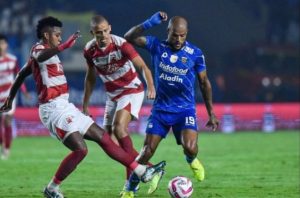 Persib Vs Madura United