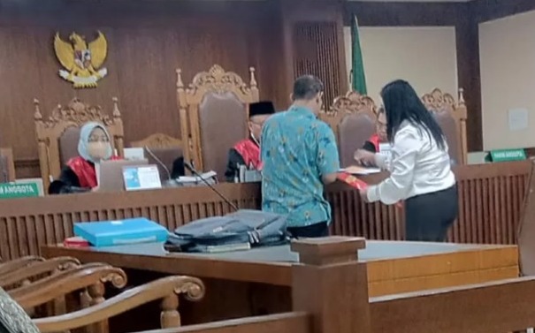 Proses pemeriksaan berkas pemohon dari CV Adi Kencana Buana Raya menggugat PKPU kepada PT Hutama Karya di Pengadilan Negeri Jakarta Pusat Senin 13 Mei 2024