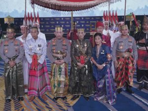 Kapolri Mendapat Gelar Adat Sulsel