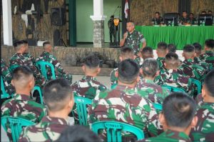 Pangkosstrad Periksa Kesiapan Yonkes Yang Akan Menjalankan Missi Ke manusiaan di Gaza