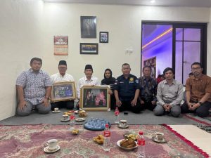 Dekan FK Undip Saat Berkunjung ke Rumah Duka dr. Risma Aulia di Tegal