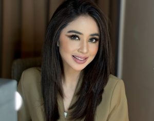 Dewi Perssik
