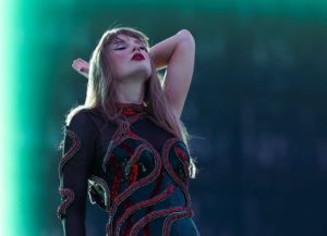 Taylor Swift Rilis Lagu OST Film Toy Story 5 “I Knew It, I Knew You”