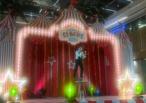 Pertunjukan Sirkus di The Park Pejaten
