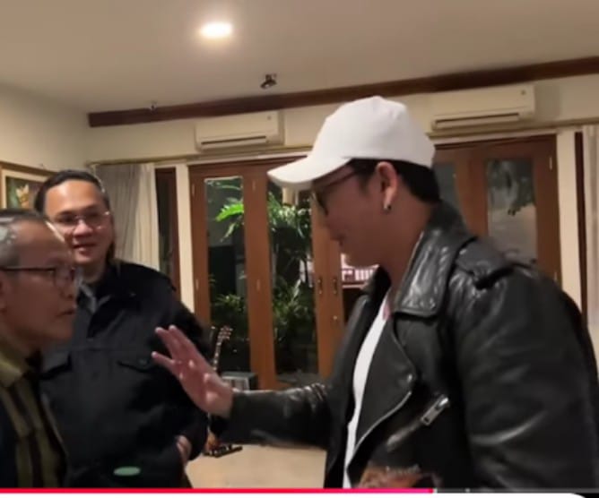 Denny Sumargo dan Farhat Abbas