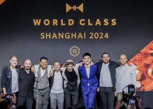 MenjelajahCitraRasaPremiumBlendedScotchWhiskyJohnnieWalkerBlueLabeldiPanggungDiageoWorldCompetition2024_2_copy_800x572