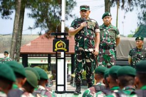 Pangkogabwilhan II Marsdya TNI M. Khairil Lubis Kunjungi Yonif 502 Kostrad
