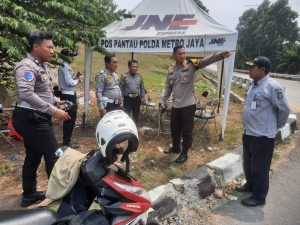 Pos Pantau Truk Tanah di Kosambi