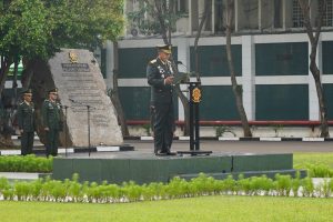 Upacara Hari Pahlawan di Makostrad