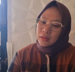 Ade Andriani, Istri Sandy Permana