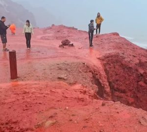 Hujan Darah di Pulau Hormuz