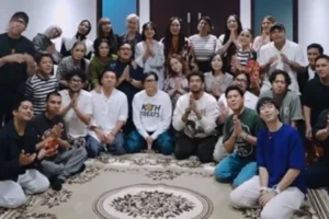 Penyanyi yang tergabung dalam VISI