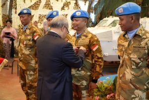 Satgas Kontingen Garuda Unifil 2024-2025 Terima Dua Medali Pada acara Medal Paradem