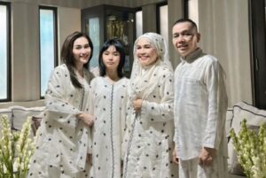 Ayu Ting Ting Lebaran Bersama Keluarga