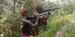 Anggota KKN di Papua