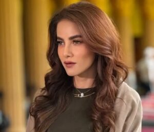 Olla Ramlan Buka Hijab