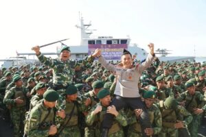 Pangdivif 3 Kostrad Pimpin Upacara Penyambutan Satgas Pamtas RI-PNG di Makassar