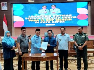 Wali Kota depok Supian Suri Luncurkan Sekolah Swasta Gratis