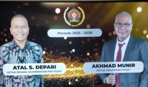 Akhmad Munir Ketua PWI dan Atal S Depari Ketua DK