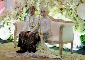 Anto Hoed dan Melly Rayakan Ultah Perkawinan