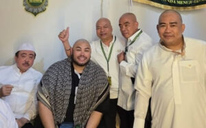 Ivan Gunawan Saat Pergi Haji