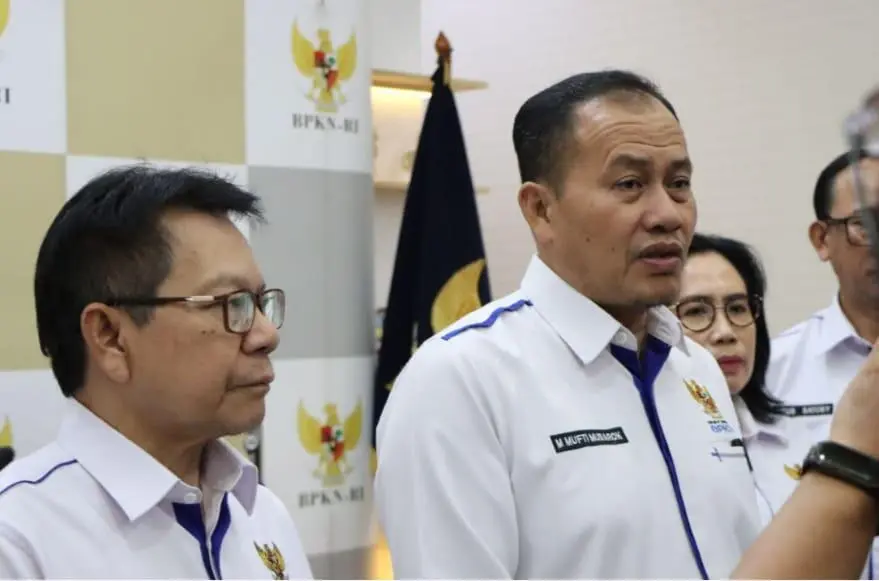 Ketua BPKN RI, Mufti Mubarok,