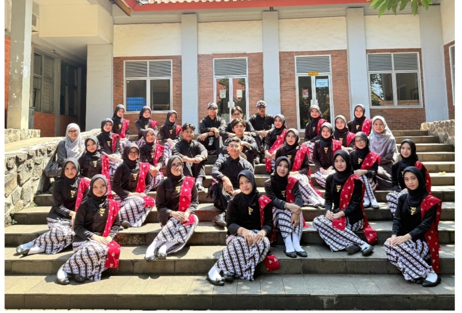 Eldiro Pangsoed Galaxi Raih Silver Medal di National Folklore Festival UI 2026