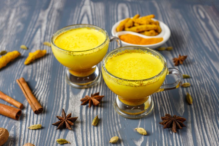Segudang Manfaat Minum Air Kunyit bagi Kesehatan