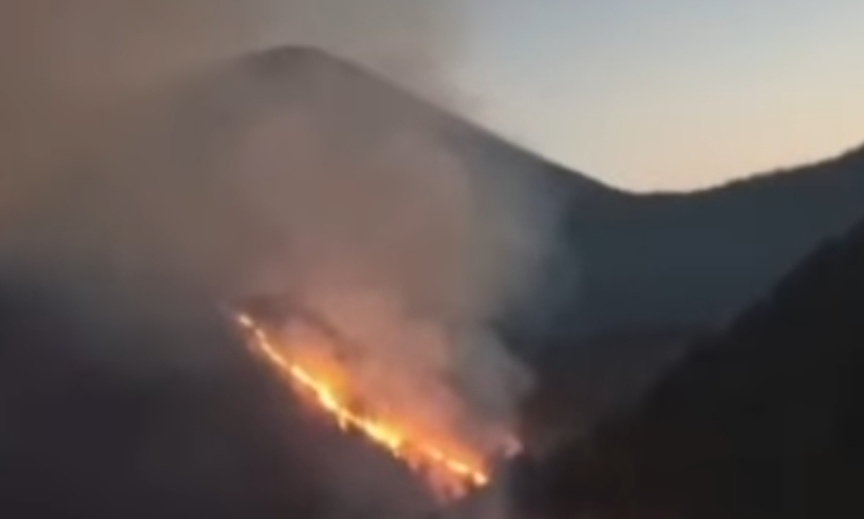 Balai Besar TNBTS Tutup Total Pendakian Gunung Semeru Akibat Kebakaran Hutan