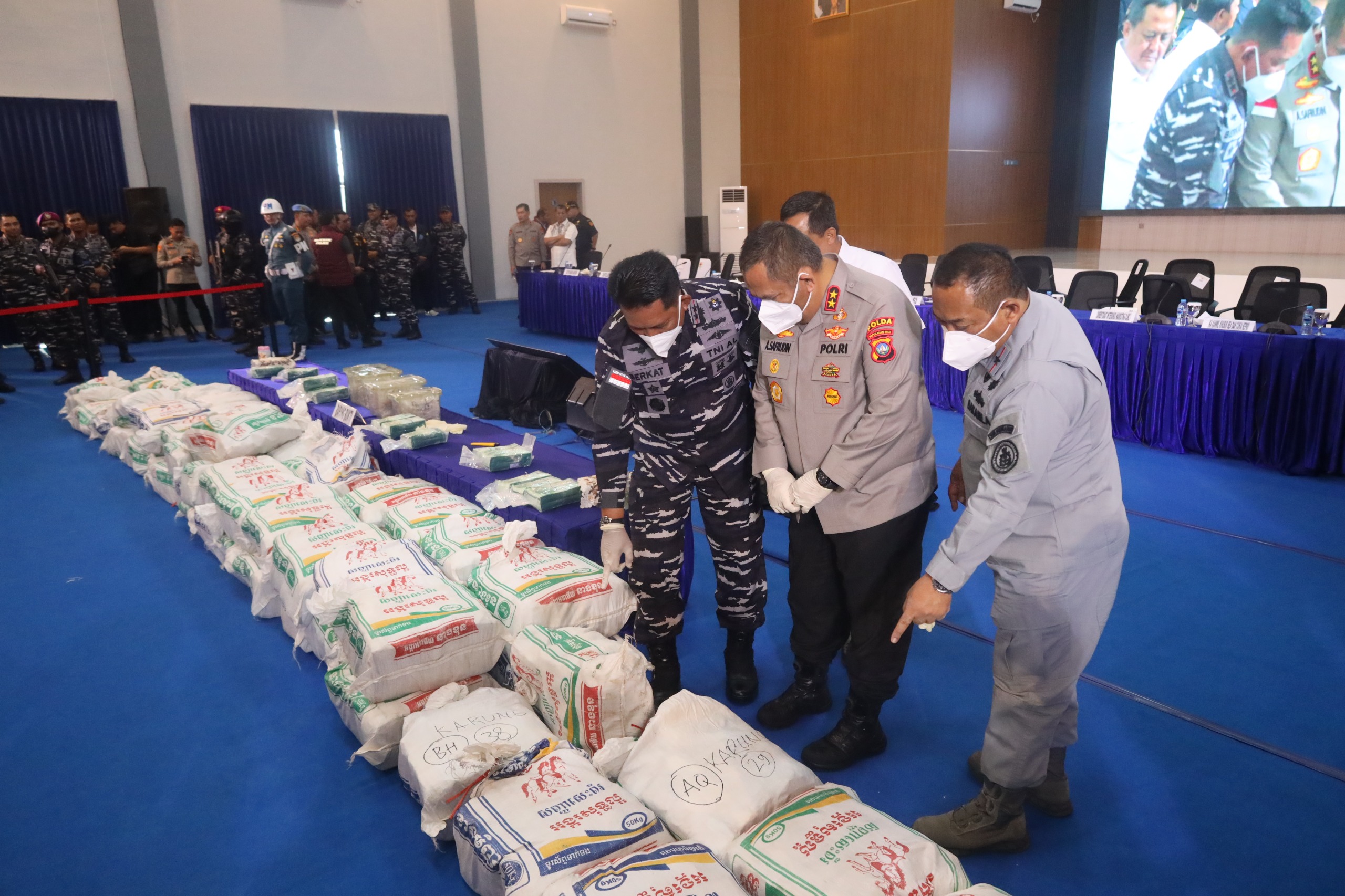 TNI AL Gagalkan 1,3 Ton Ketamine dari Kapal Asing MV King Sun Berbendera Tanzania