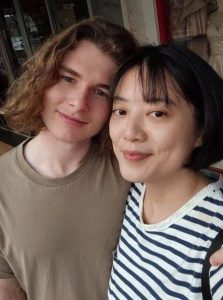 Charles Seaman dan Leony
