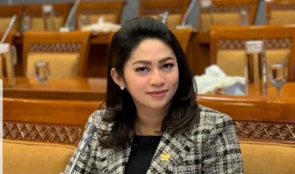 Eva Stevany Rataba