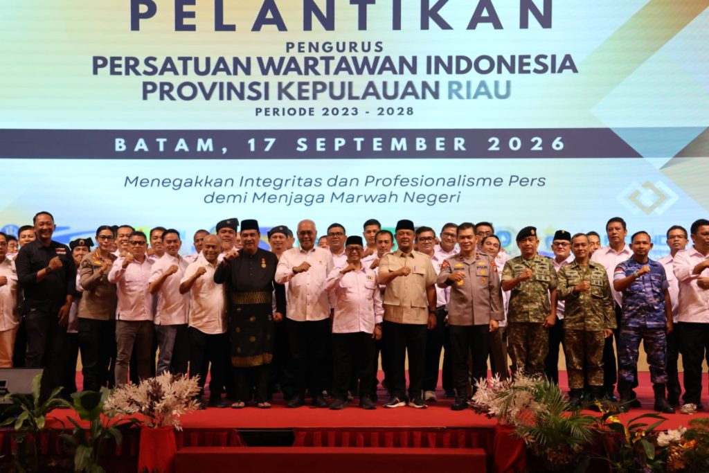 Kodaeral IV Hadiri Pelantikan Ulang Pengurus PWI Kepri