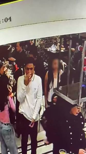 Pria Tendang Wanita di Senaan City