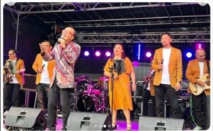 Tantowi Yahya Konser di Eropa 1