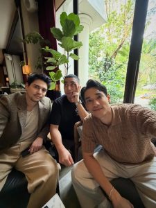 Afgan Syahreza, Winky Wiryawan (gitaris) dan Maxime Bouttier (drumer)