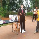 Dua Tahun Prabowo-Gibran, Komunitas Melek Politik Bagi-bagi Buku dan Tampung Curhat Rakyat