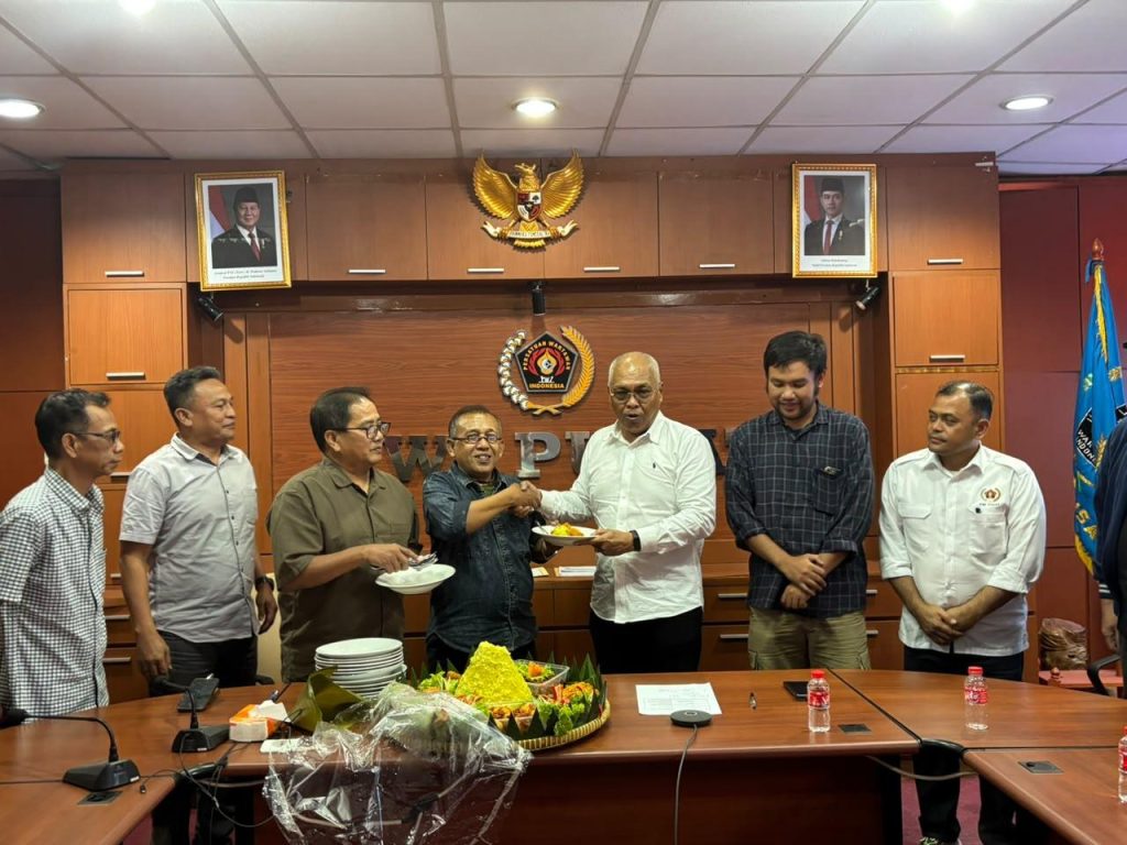 Ketua Umum PWI Akhmad Munir saat peluncuran website PWI